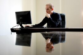 ¿Te negaron un crédito por falta de aval? Descubre las plataformas que prestan dinero sin muchos requisitos